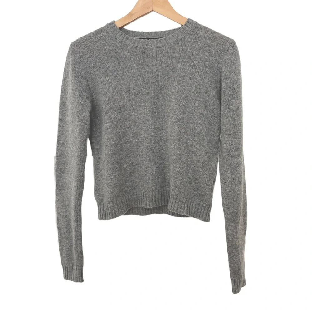 BRANDY MELVILLE Gray Gracie Pullover Sweater - Excellent Pre-Owned Condi…